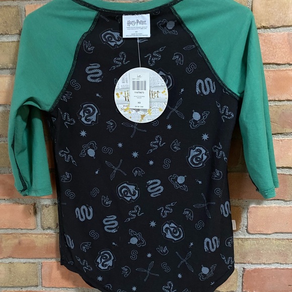 Harry Potter Raglan style Slytherin Shirt - SZ XS - Picture 5 of 5